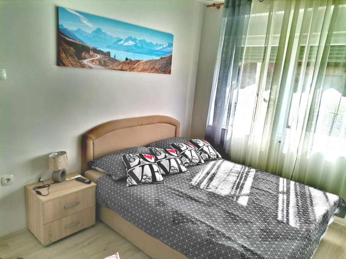 Apartman Anamaria Ґоспич Екстер'єр фото