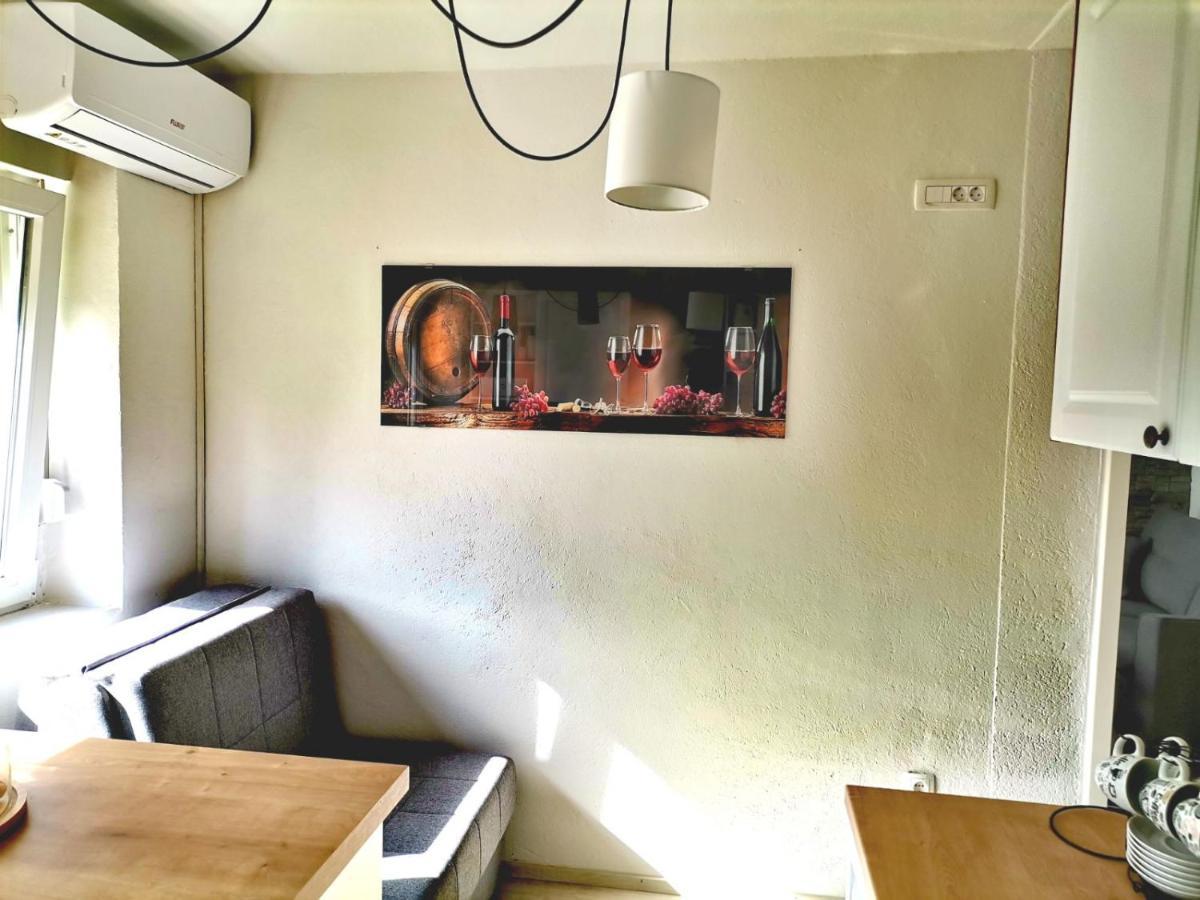 Apartman Anamaria Ґоспич Екстер'єр фото